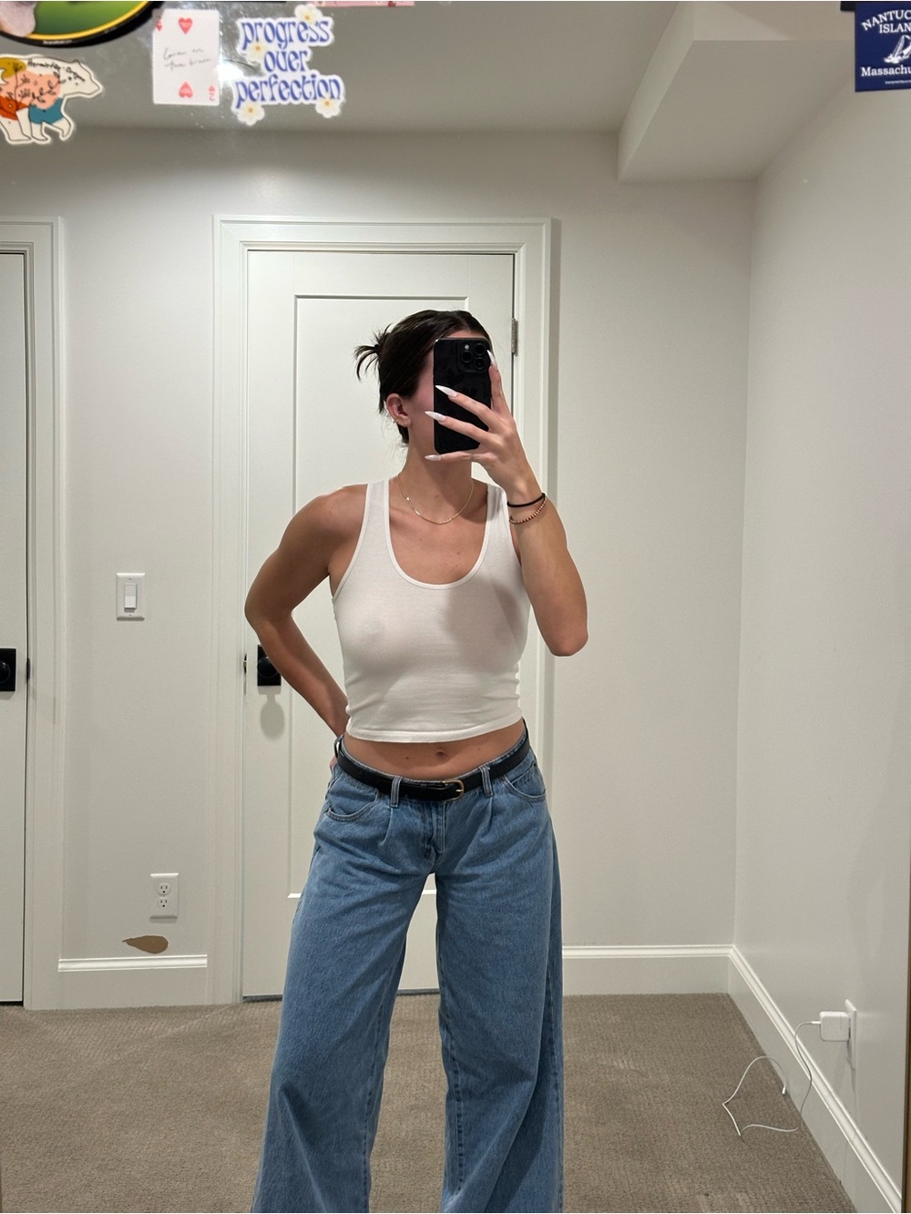 White Scoop Neck Cropped Tank
